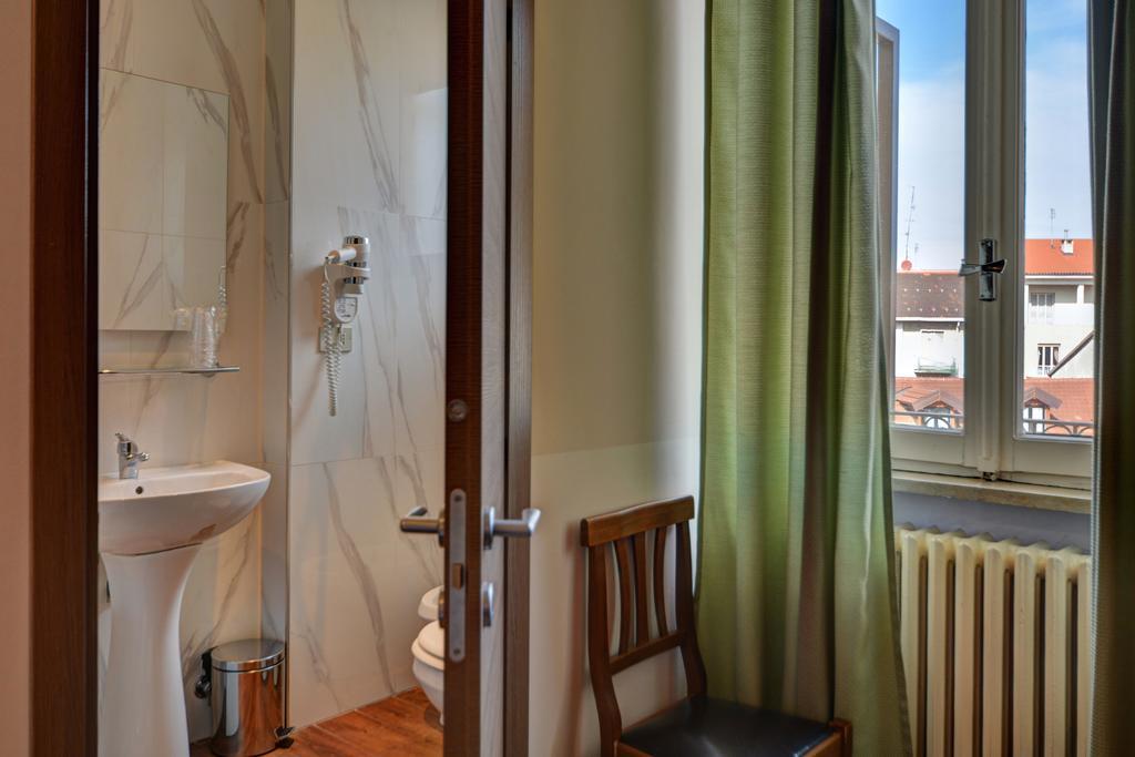 Hotel Universo Torino Esterno foto