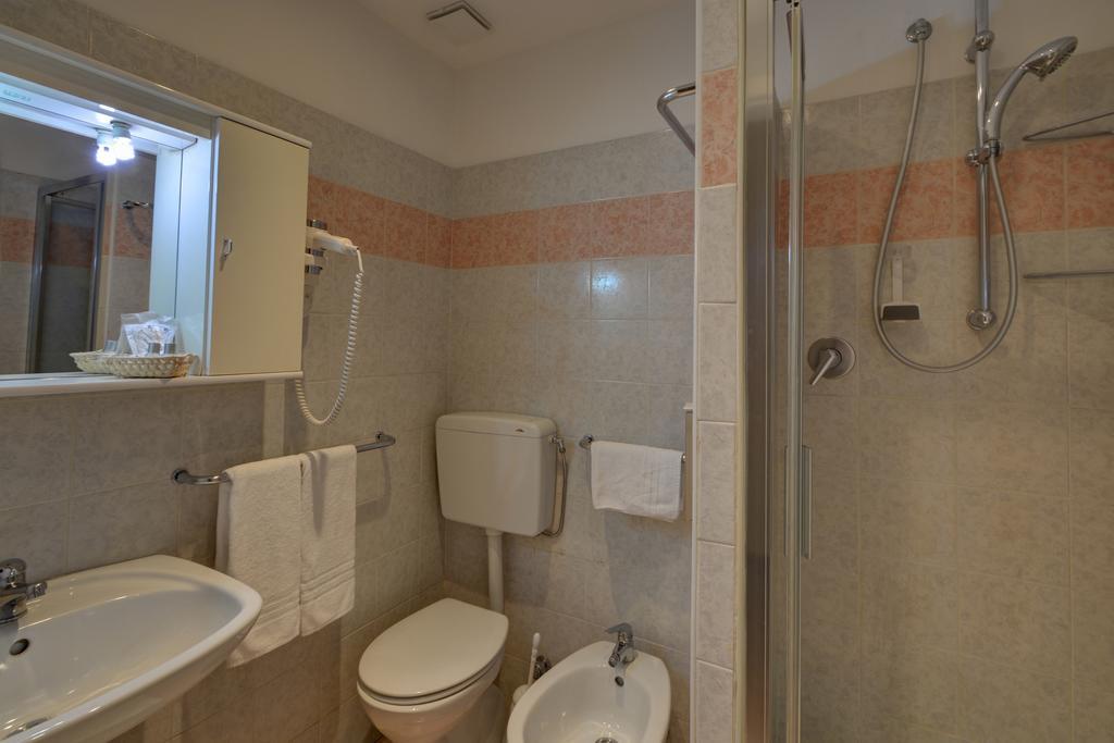 Hotel Universo Torino Esterno foto